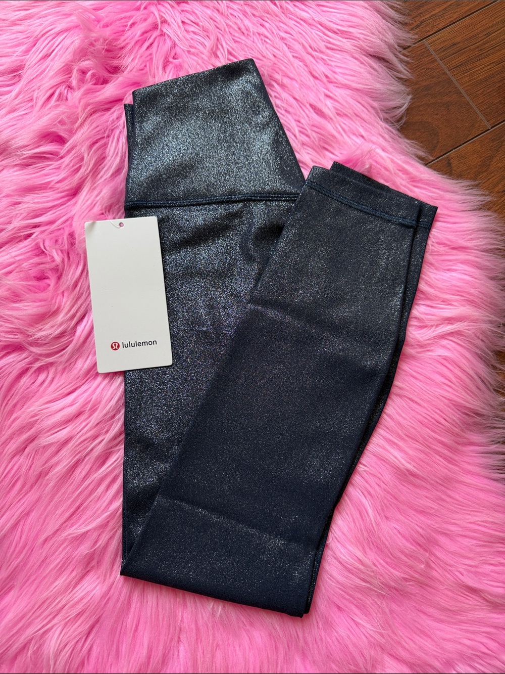 Size 4 Align ™ HR
Pant 25" *Shimmer, Align High-Rise Pant 25"
*Shimmer
